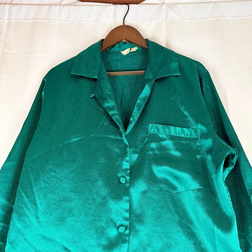 VICTORIA’S SECRET Women’s Size M Pajama Top Shirt VINTAGE Button Close Green